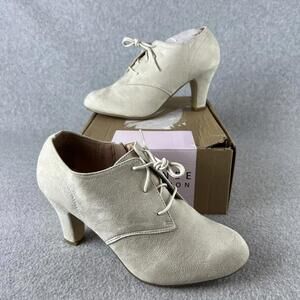 Journee Collection Faux Suede Booties Womens 8.5 Chucky High Heels Ivory